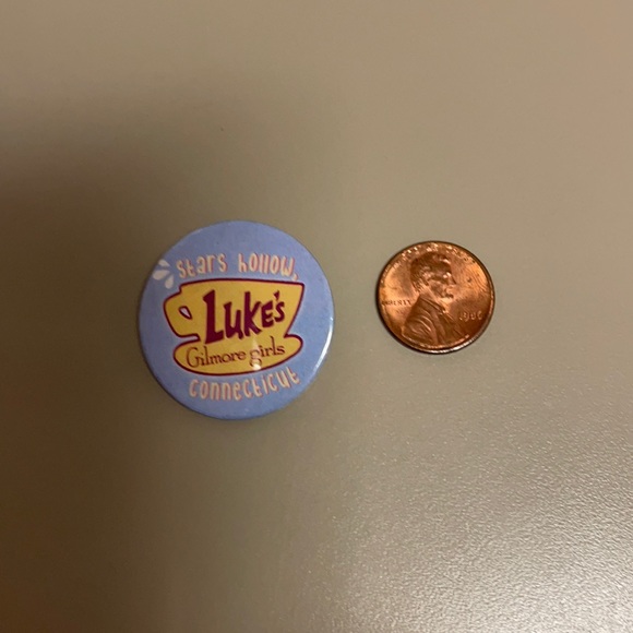 Jewelry - Bundle only- EUC, Gilmore Girls Inspired Pin
